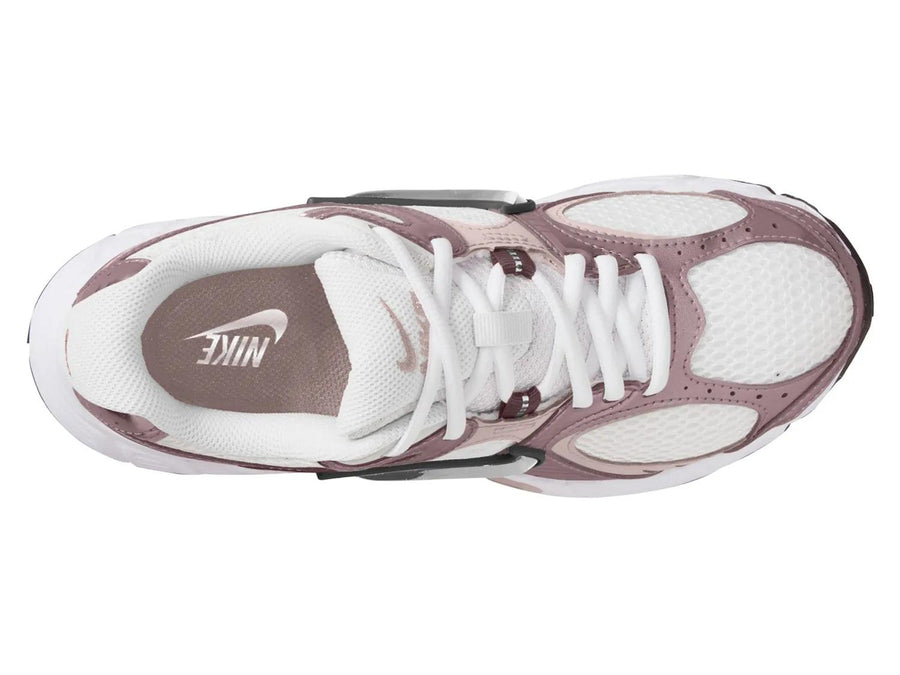 Nike V5 RNR Sneaker - Women's