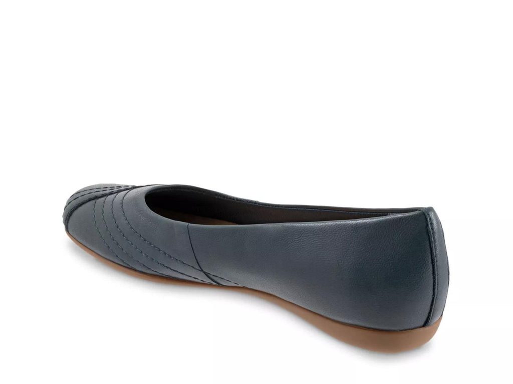 Trotters Sasha Flat