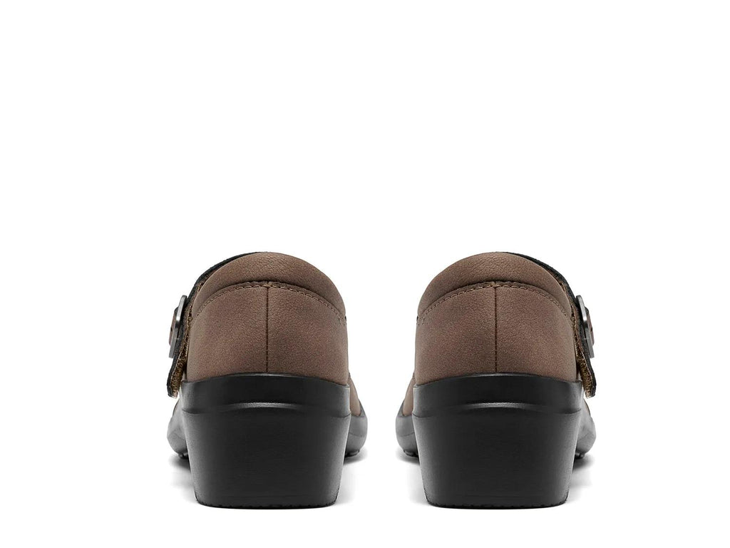 Clarks Angie Jane Flat - Women's