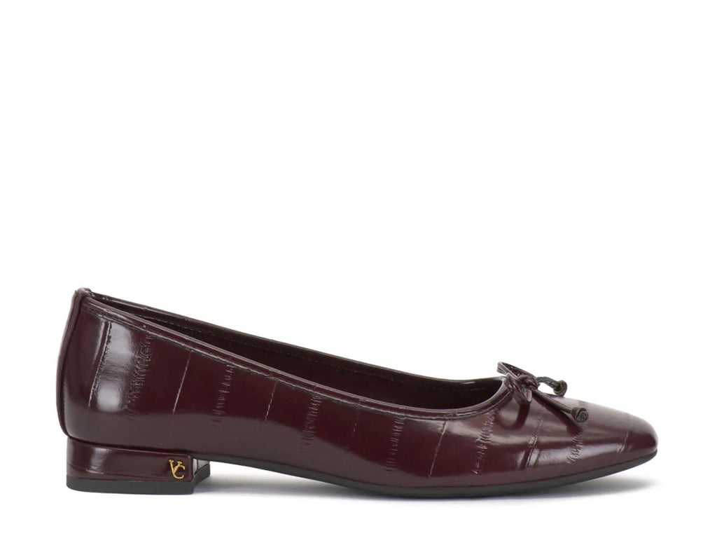 Vince Camuto Jenlea Flat