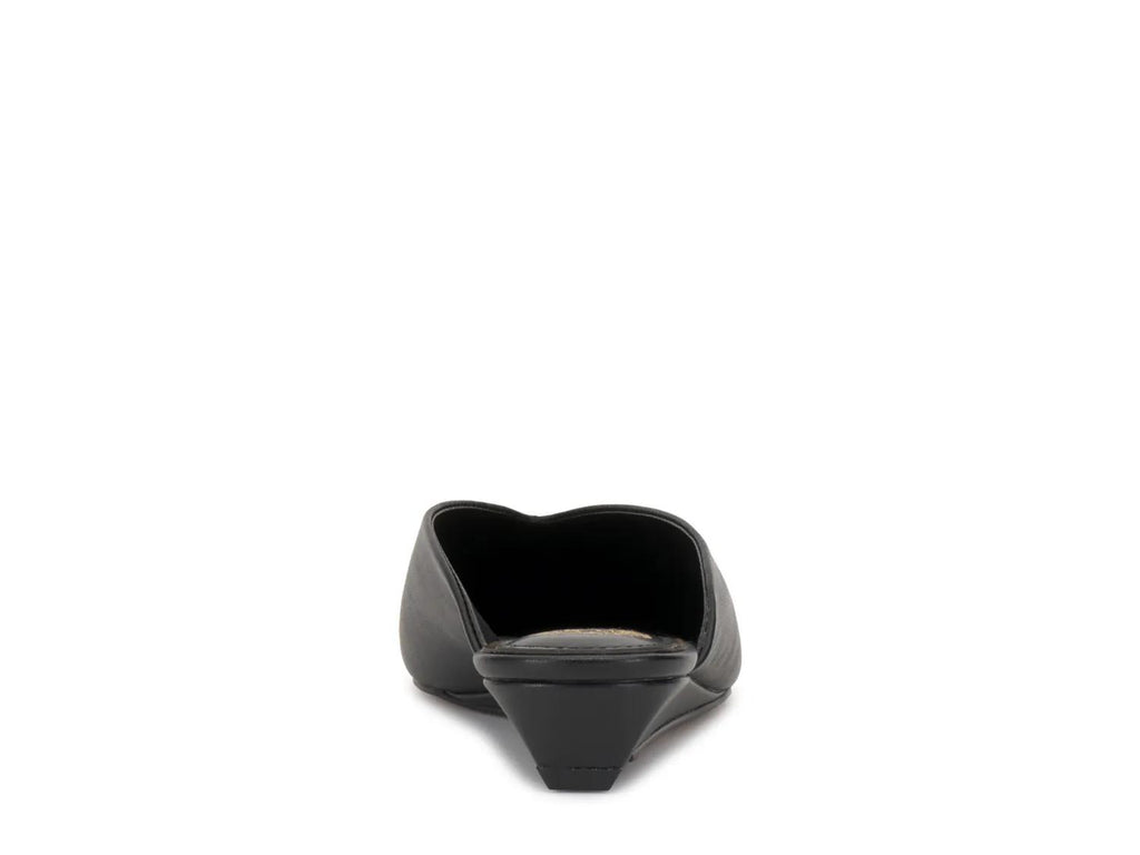Vince Camuto Vinia Mule