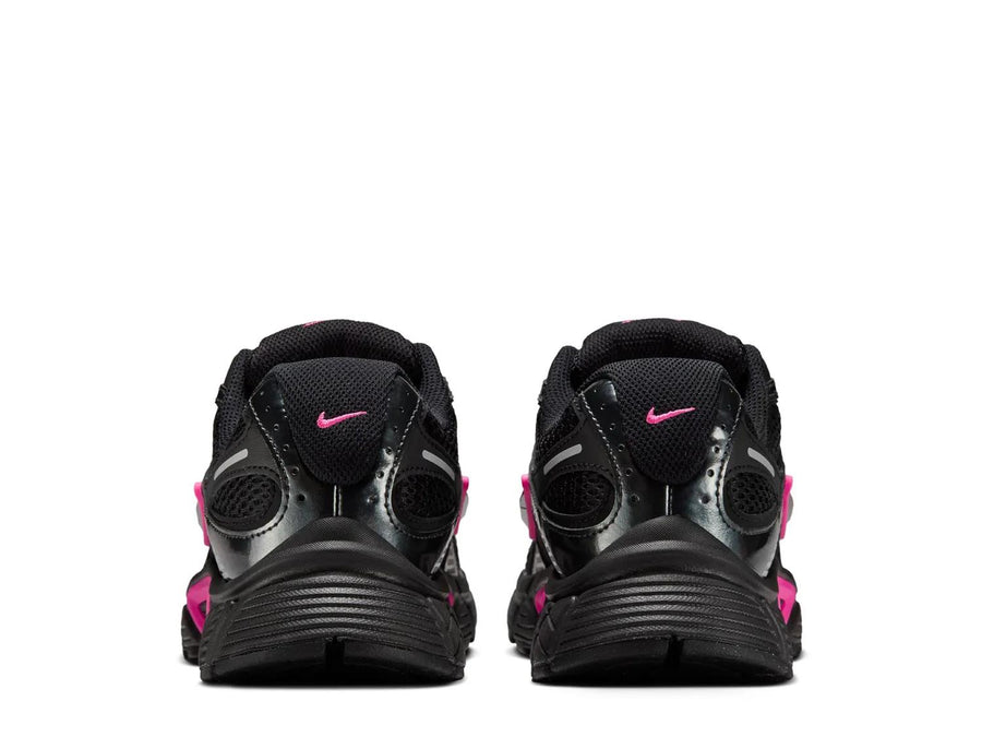 Nike V5 RNR Sneaker - Women's