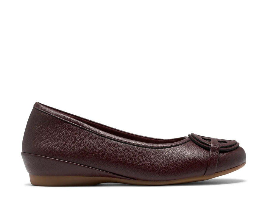 Clarks Cathrynn Luna Flat