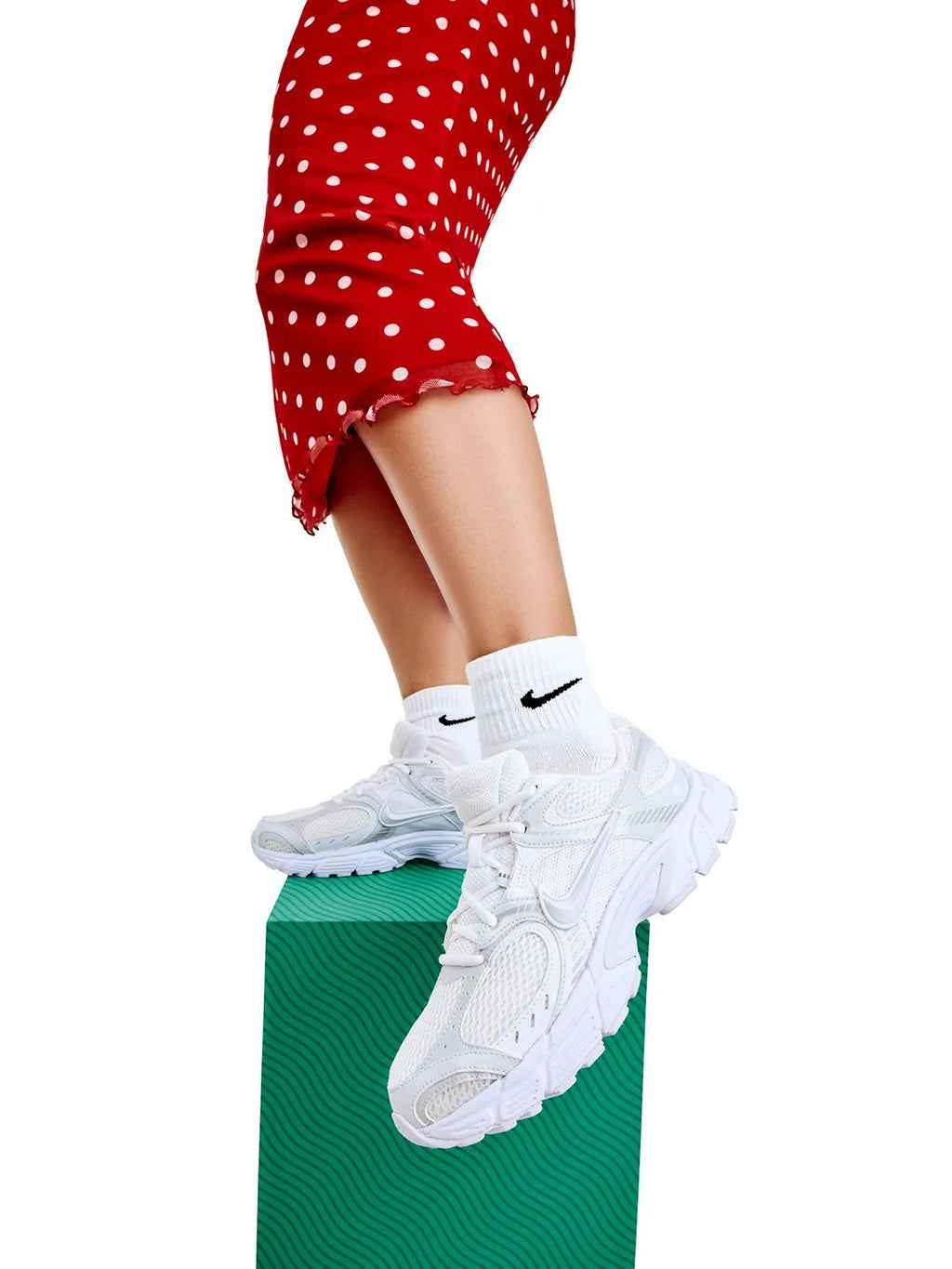 Nike V5 RNR Sneaker - Women's