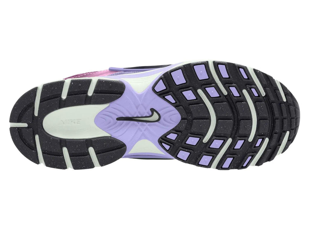 Nike V5 RNR Sneaker - Women's