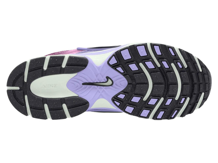 Nike V5 RNR Sneaker - Women's