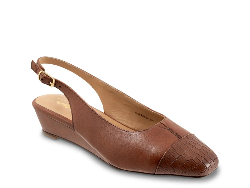 Trotters Dea Wedge Pump