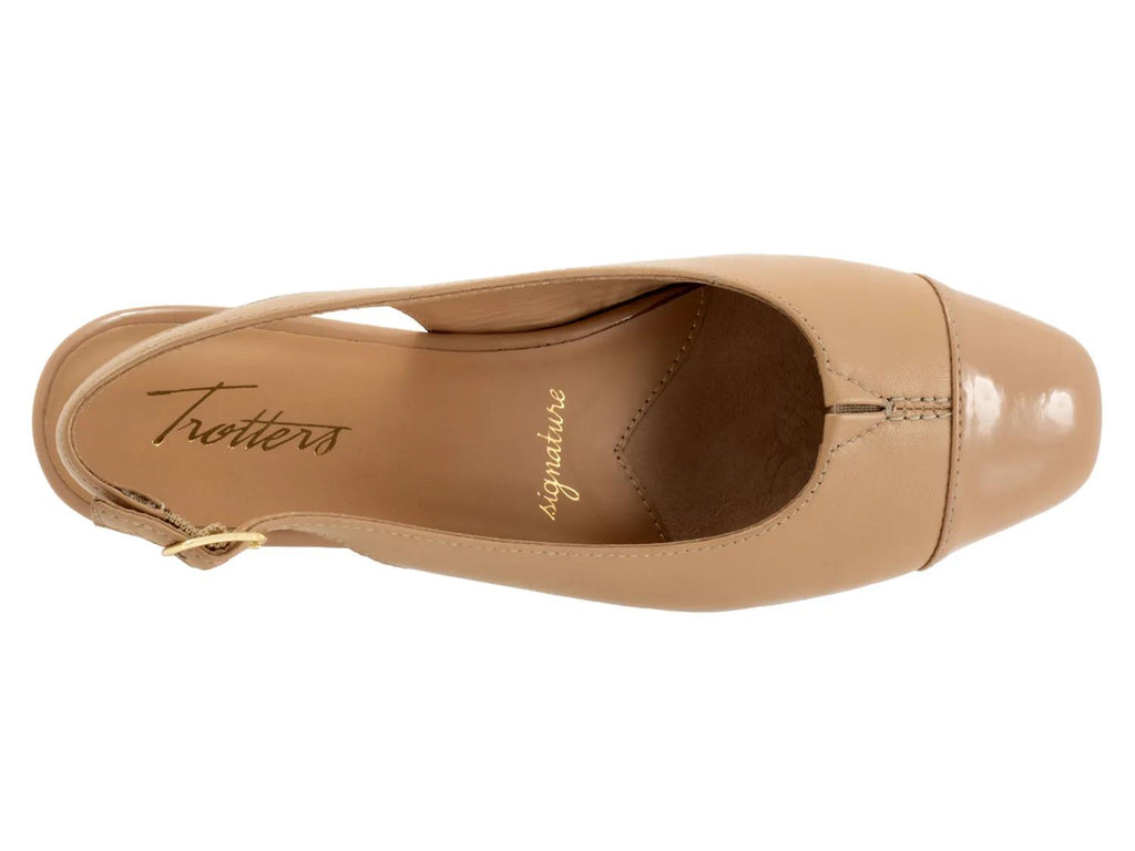Trotters Dea Wedge Pump