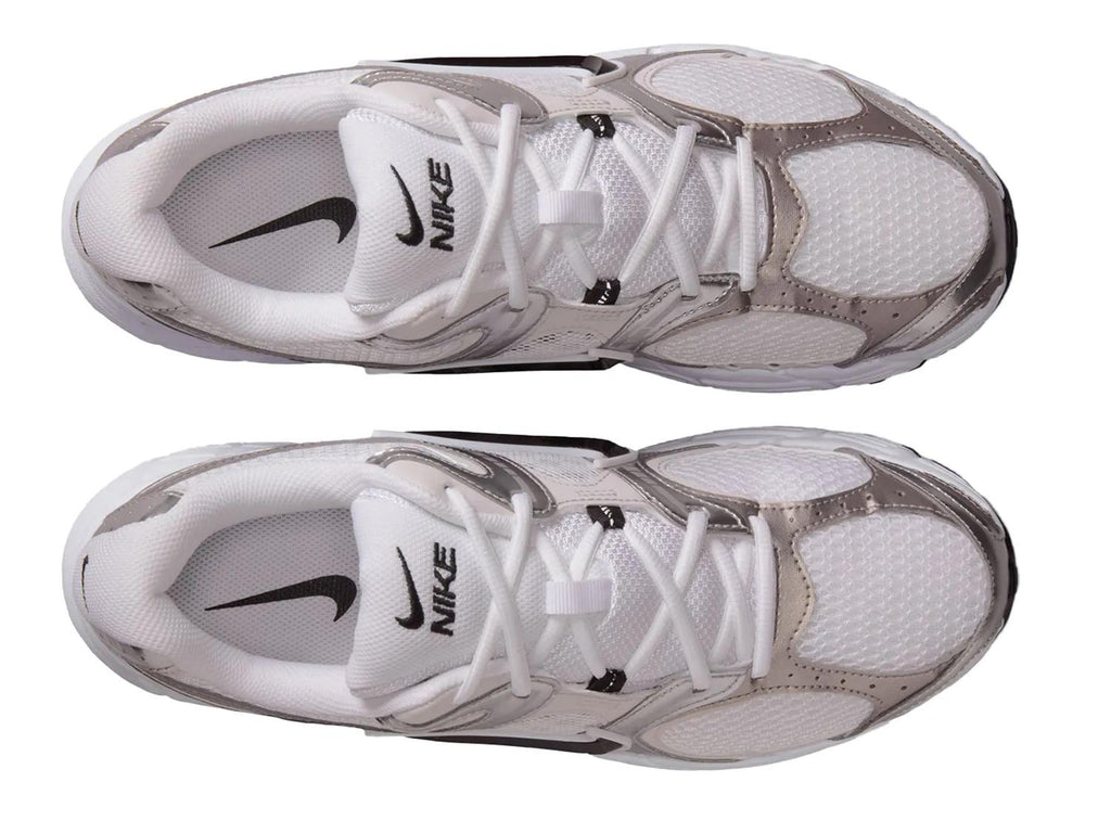 Nike V5 RNR Sneaker - Men's