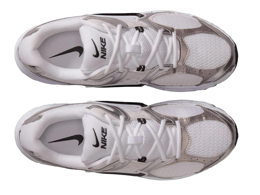 Nike V5 RNR Sneaker - Men's