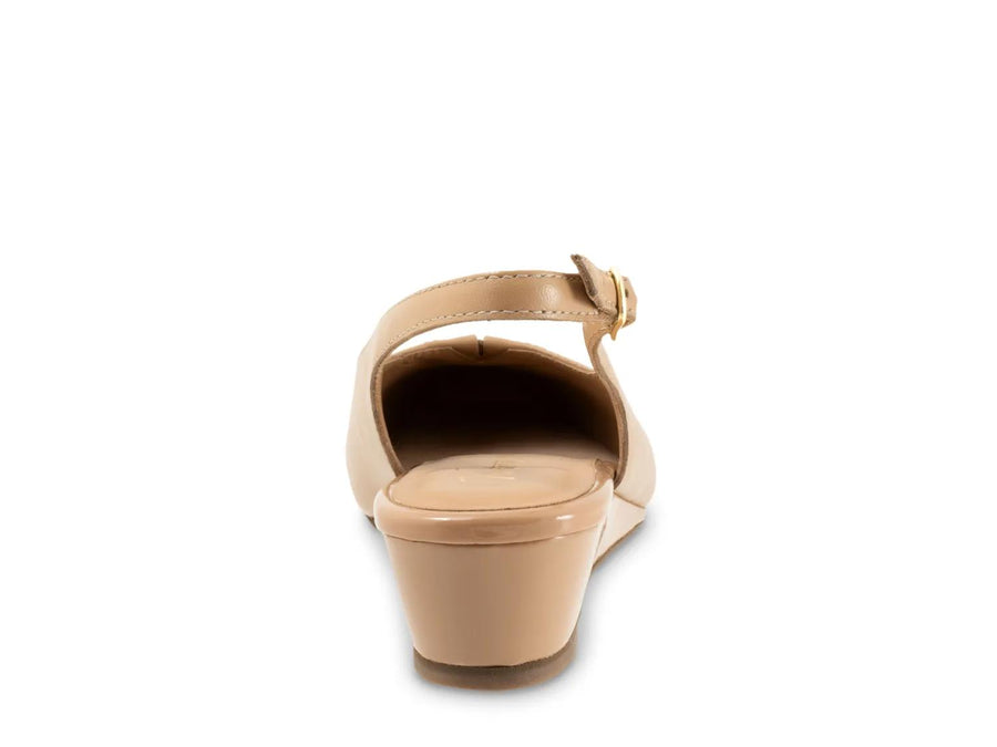 Trotters Dea Wedge Pump