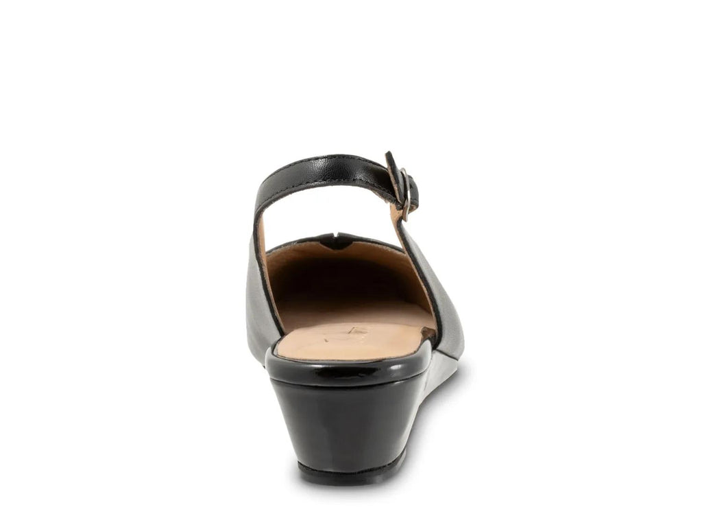 Trotters Dea Wedge Pump