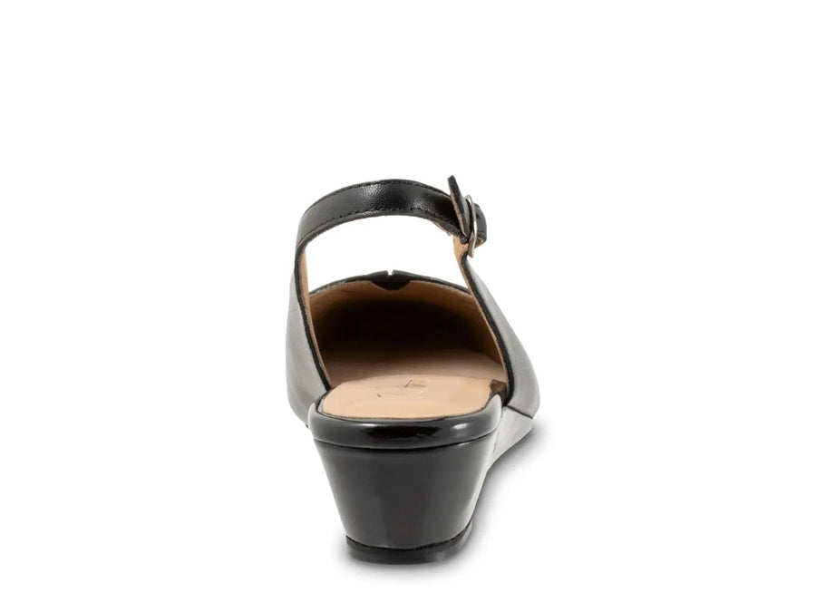 Trotters Dea Wedge Pump