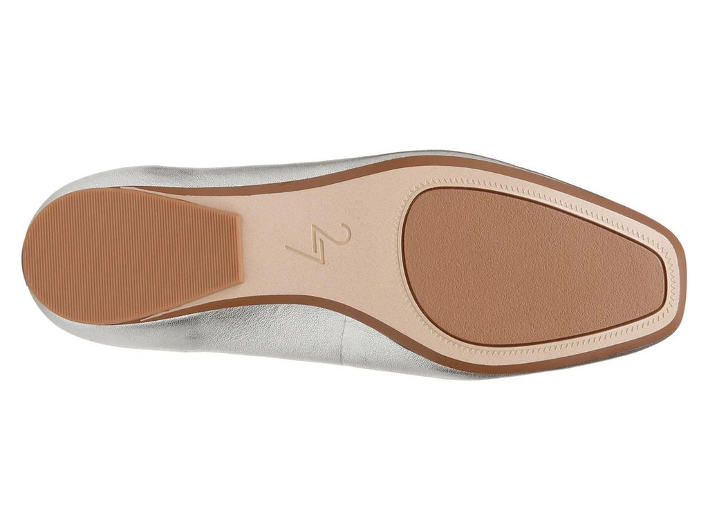 27 Edit Naturalizer Carla Flat