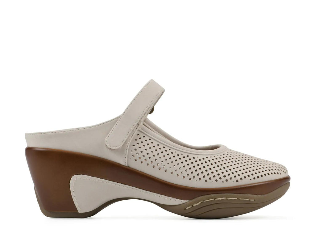 White Mountain Vinto2 Mary Jane Clog