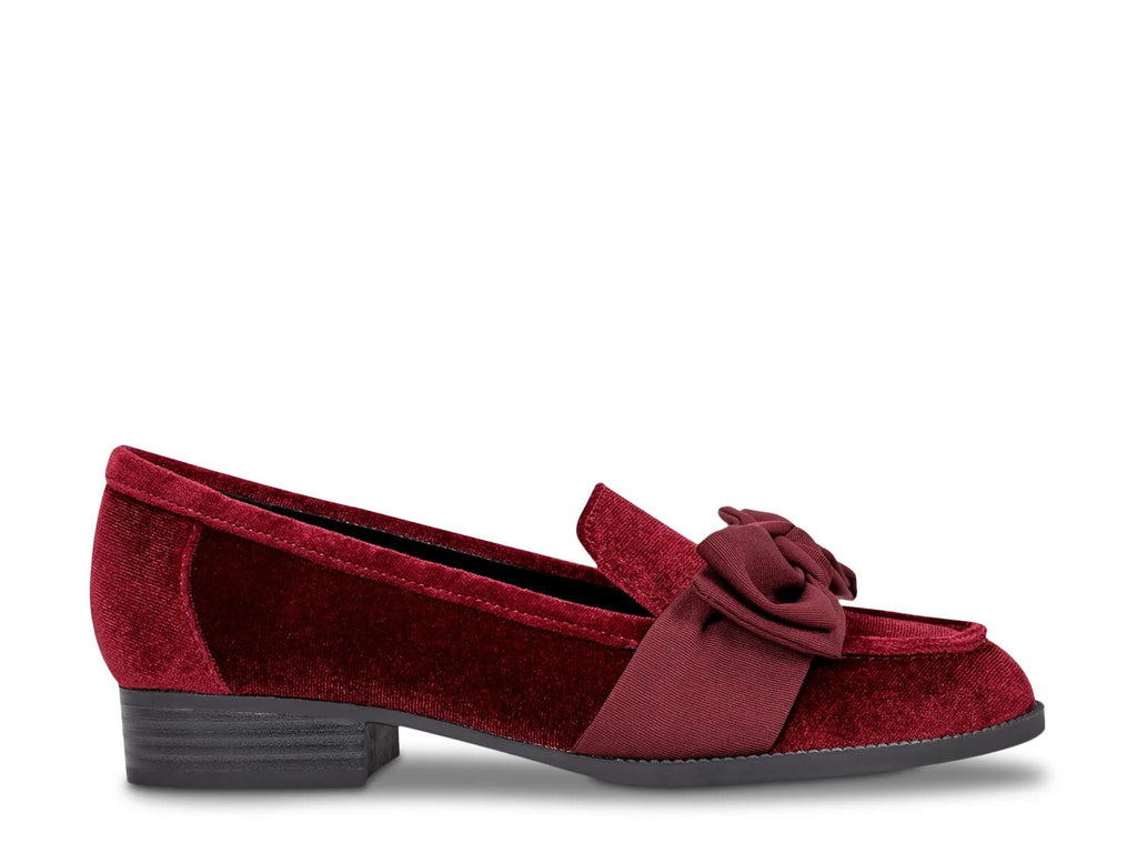 Bandolino Lindio Loafer