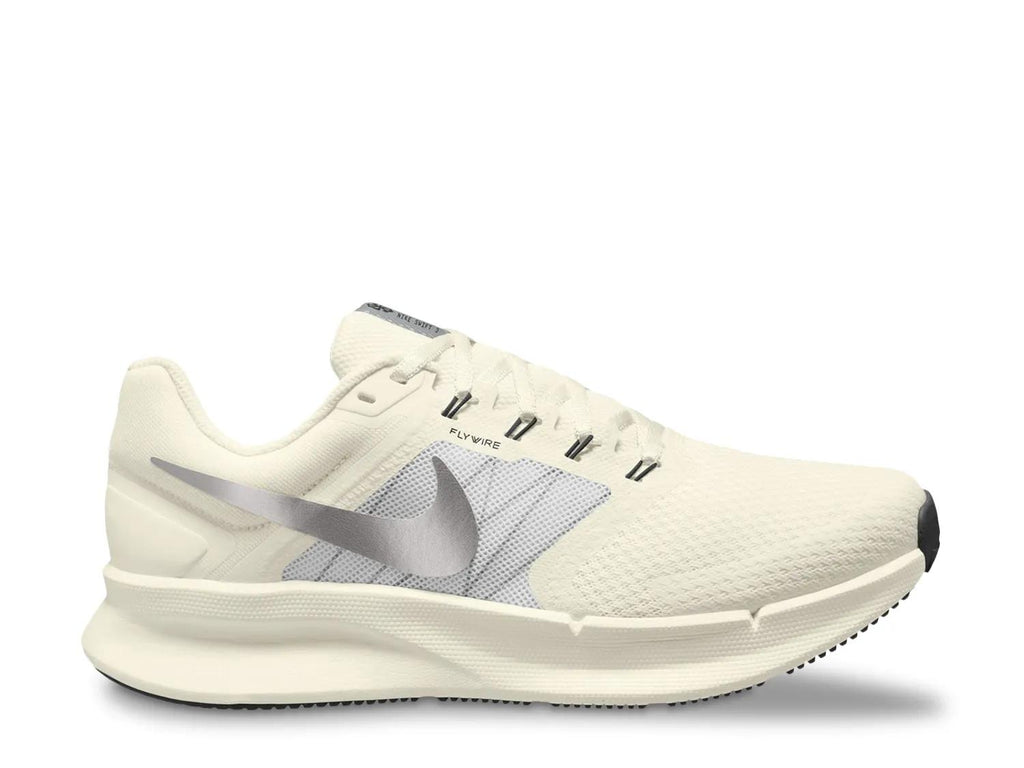Nike Run Swift 3 Running Shoe - Women's