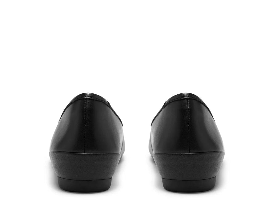 Clarks Cathrynn Luna Flat
