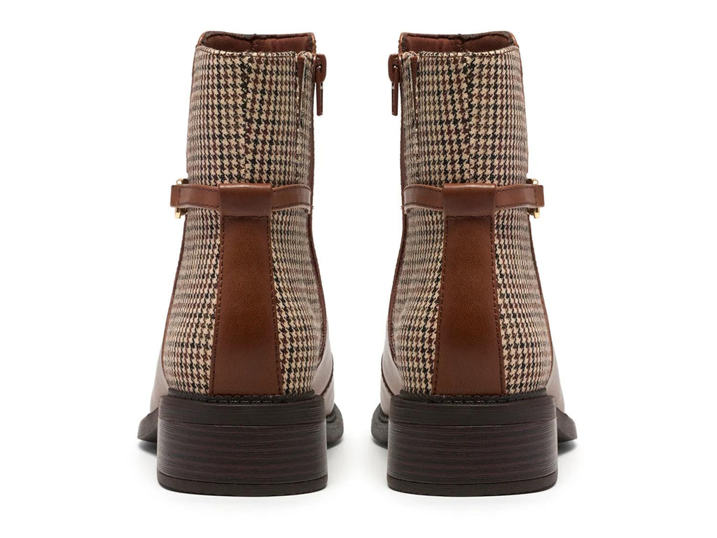 Clarks Maye Kaylie Bootie - Women's