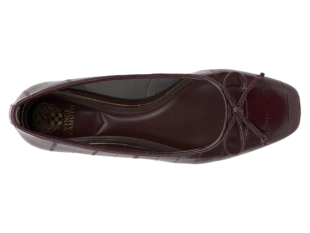 Vince Camuto Jenlea Flat