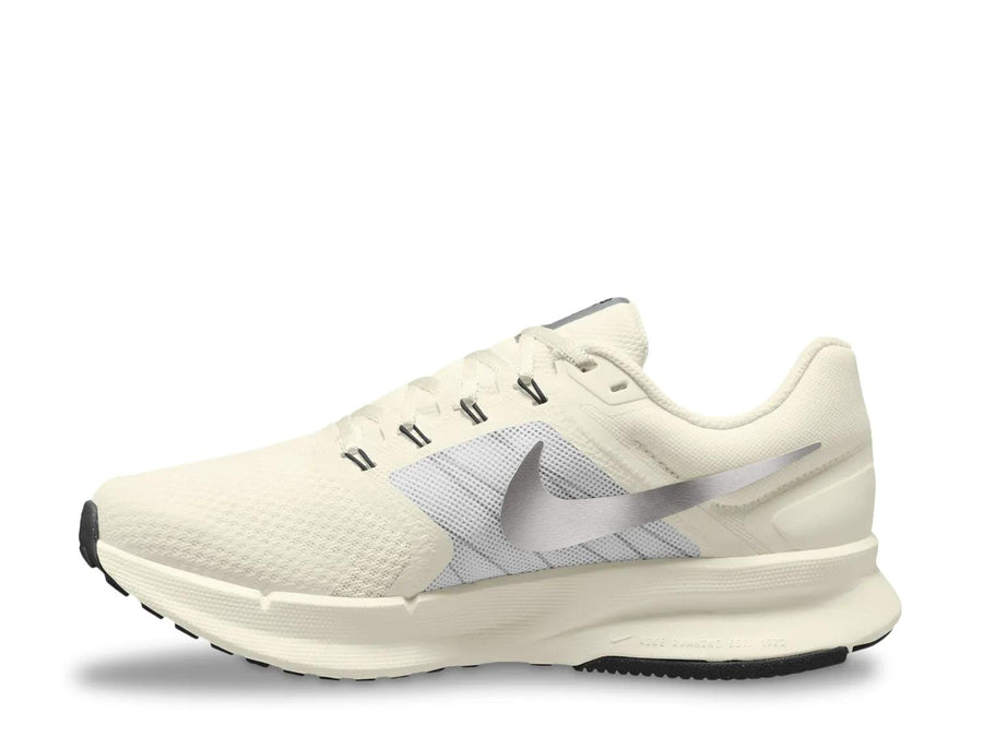 Nike Run Swift 3 Running Shoe - Women's