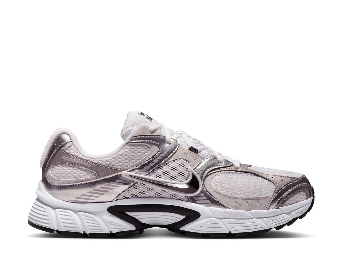 Nike V5 RNR Sneaker - Men's