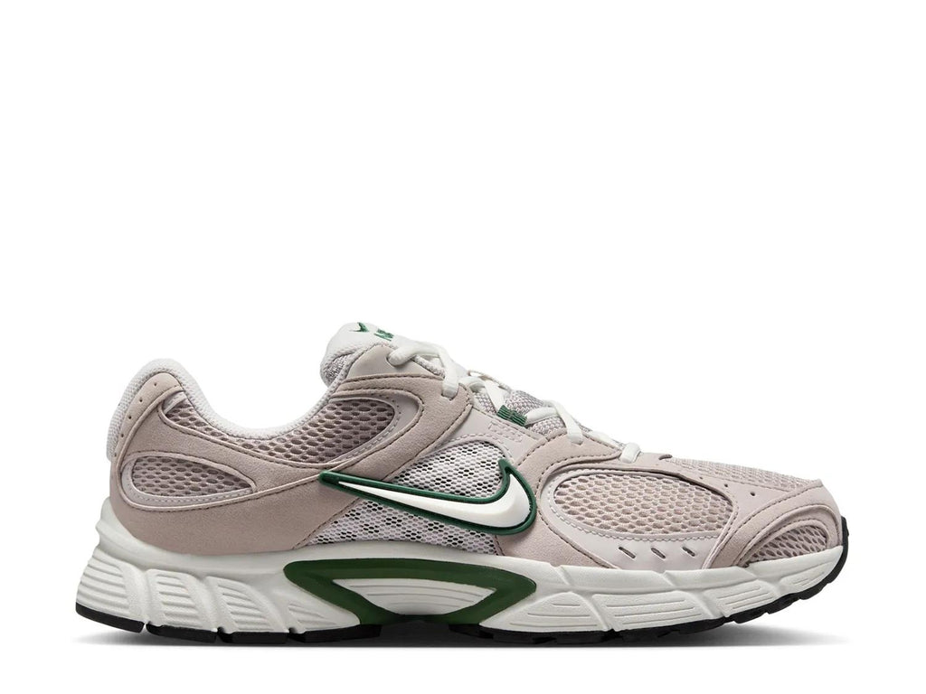 Nike V5 RNR Sneaker - Men's