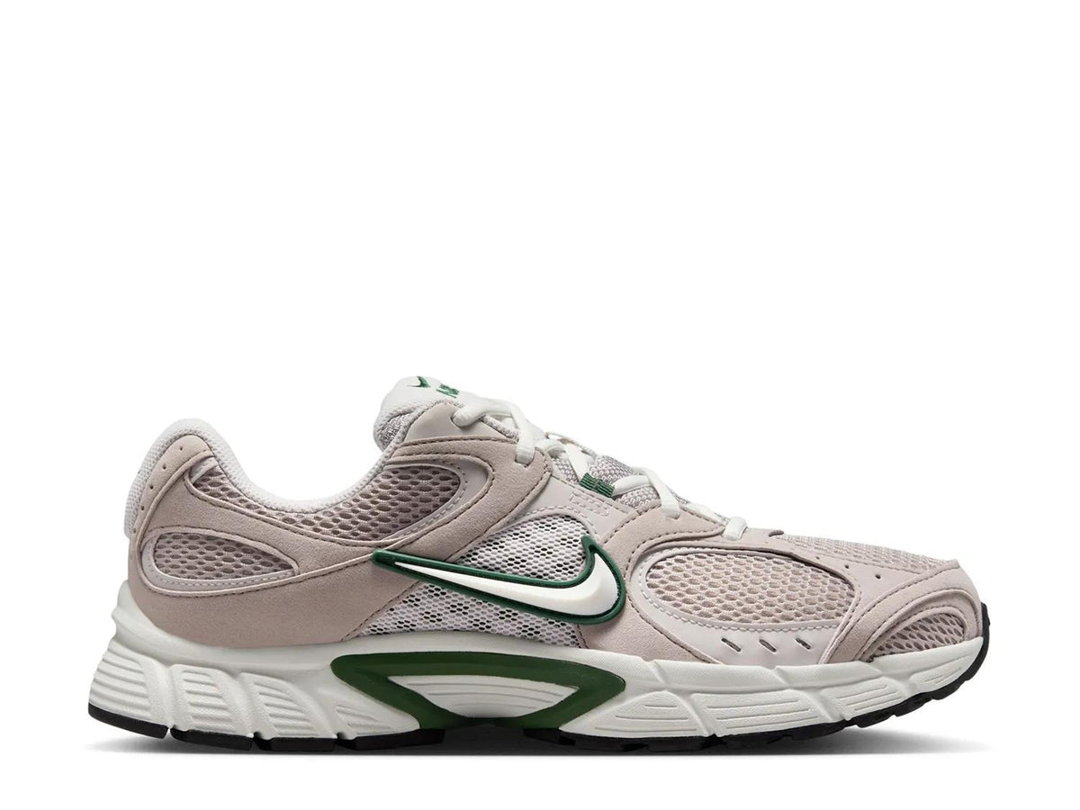 Nike V5 RNR Sneaker - Men's