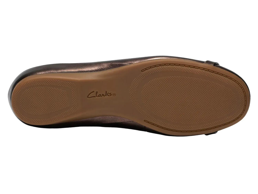Clarks Cathrynn Luna Flat