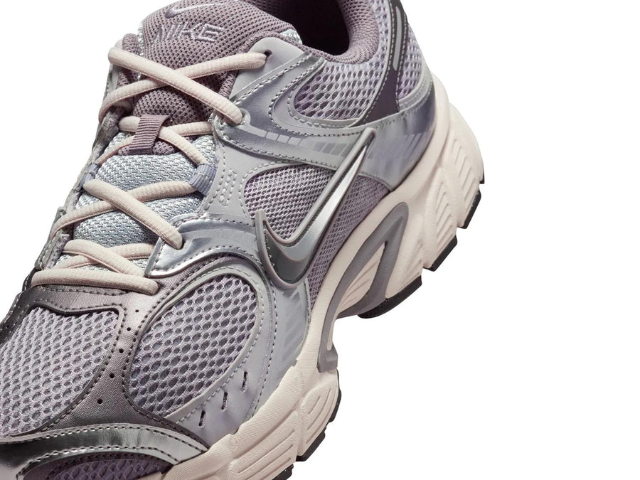Nike V5 RNR Sneaker - Men's