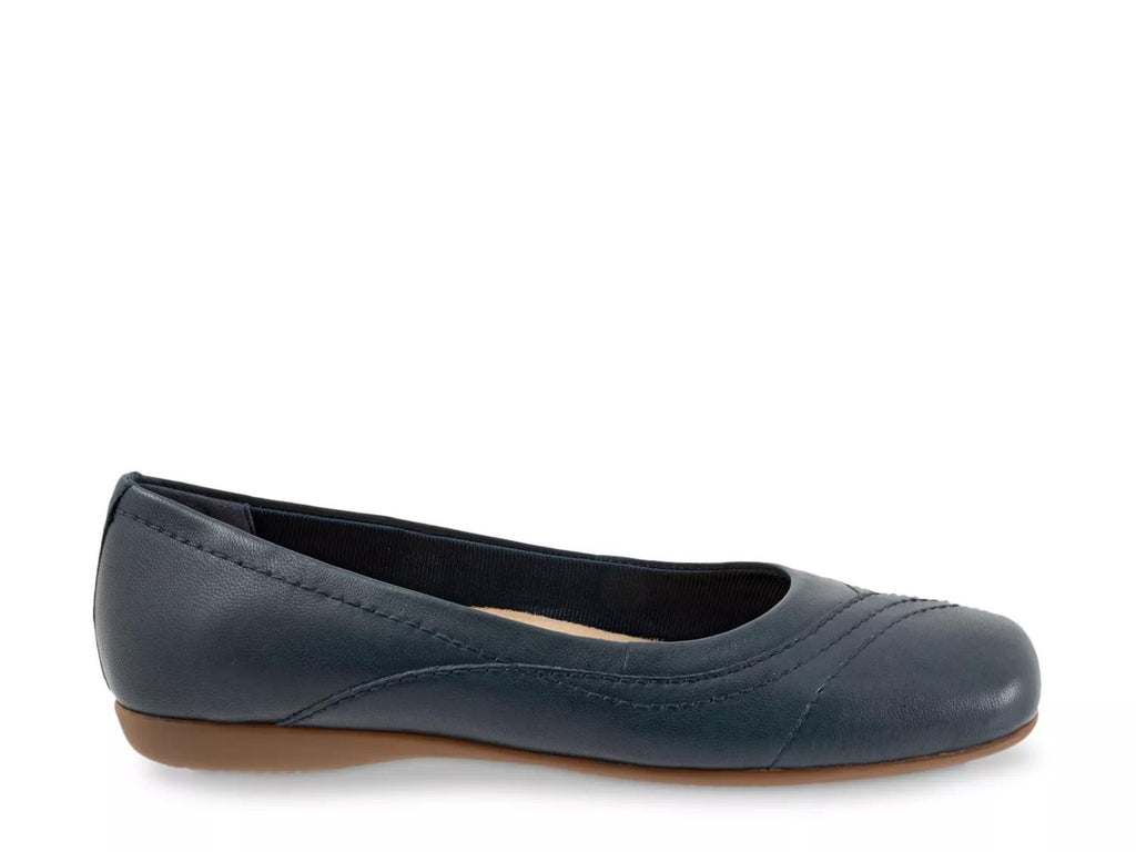 Trotters Sasha Flat