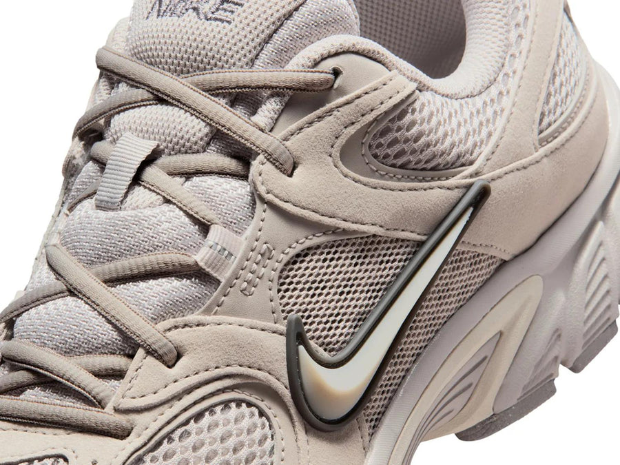 Nike V5 RNR Sneaker - Men's