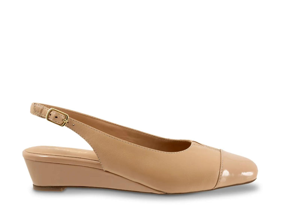 Trotters Dea Wedge Pump