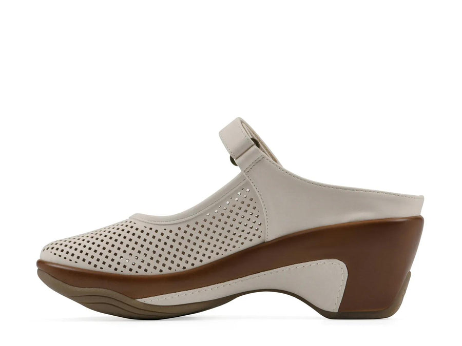 White Mountain Vinto2 Mary Jane Clog