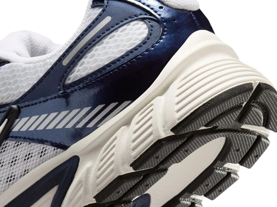 Nike V5 RNR Sneaker - Men's