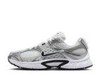 Nike V5 RNR Sneaker - Women's