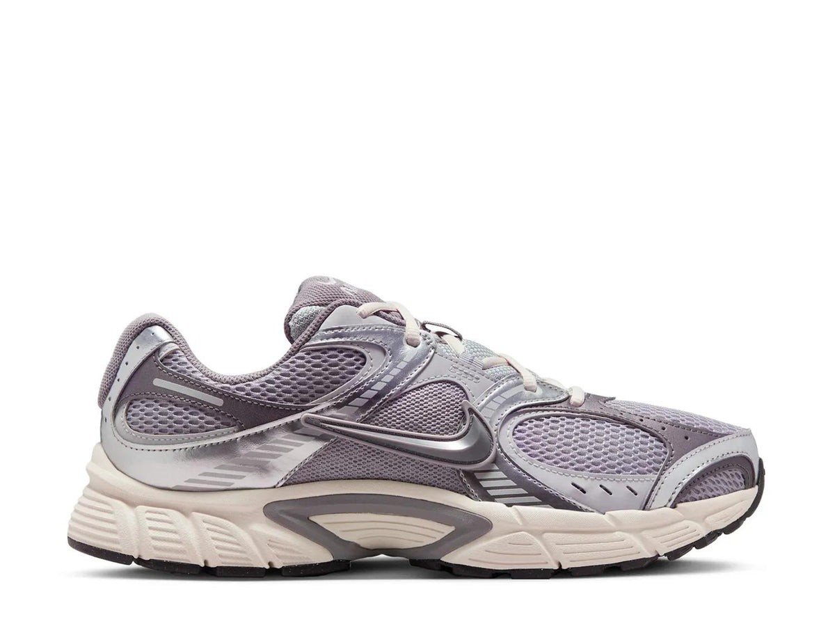 Nike V5 RNR Sneaker - Men's