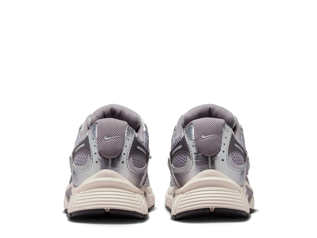 Nike V5 RNR Sneaker - Men's
