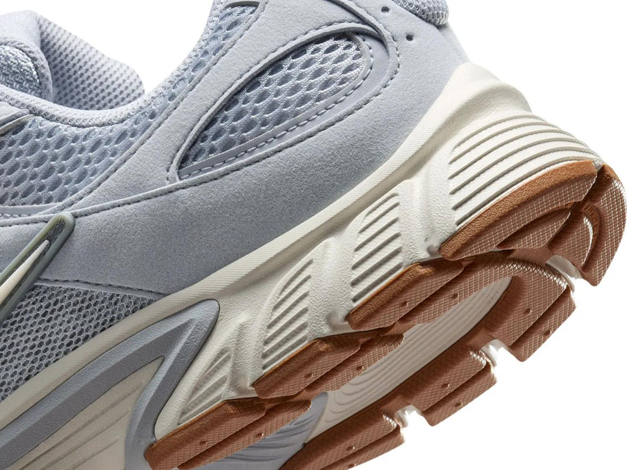 Nike V5 RNR Sneaker - Men's