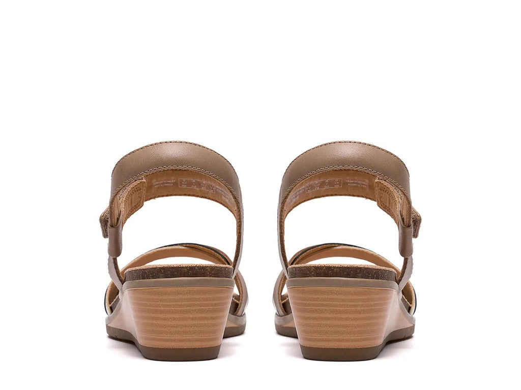 Clarks Kacha Twist Wedge Sandal