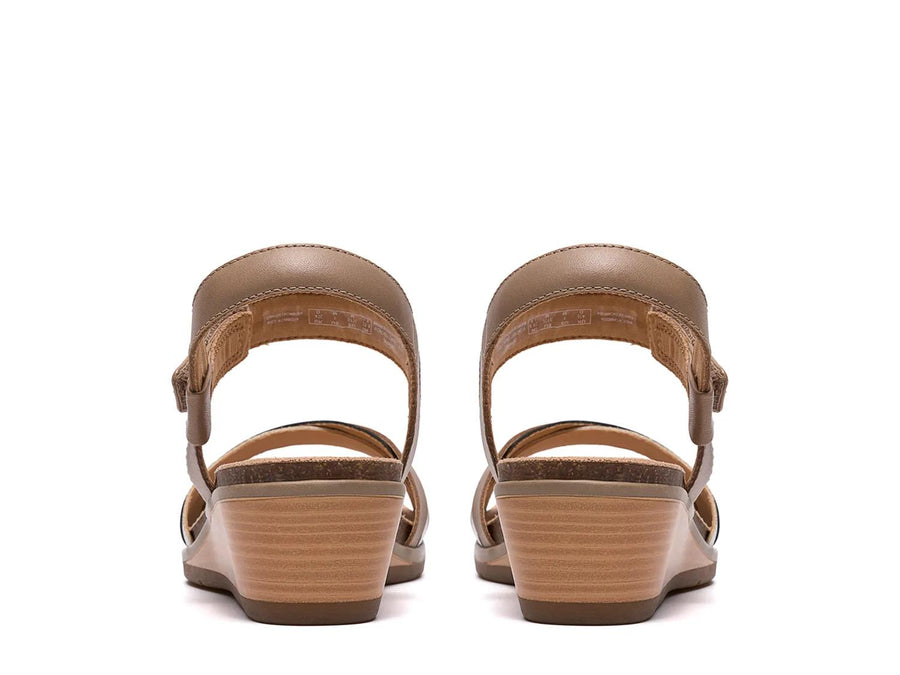 Clarks Kacha Twist Wedge Sandal