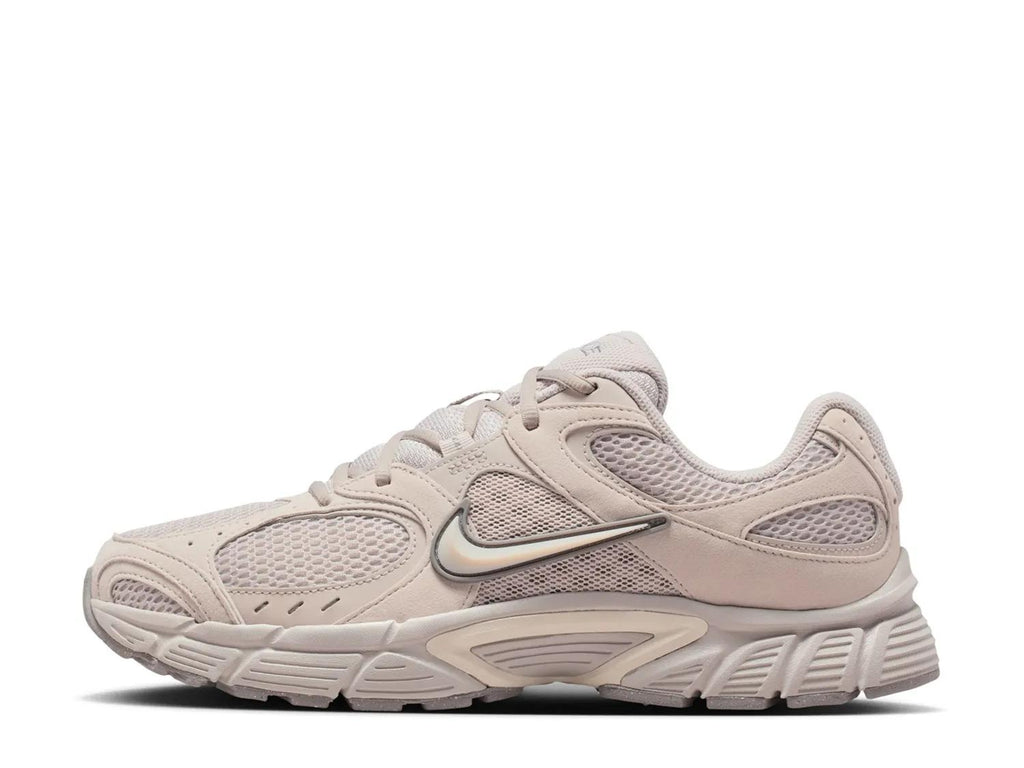 Nike V5 RNR Sneaker - Men's