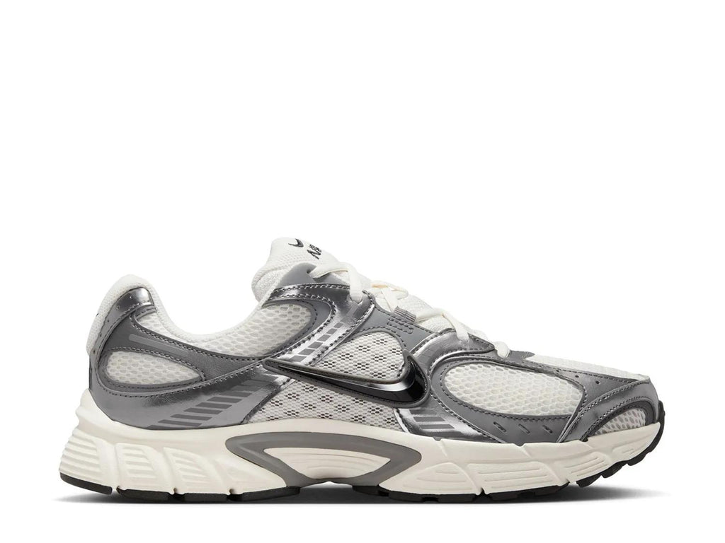 Nike V5 RNR Sneaker - Men's