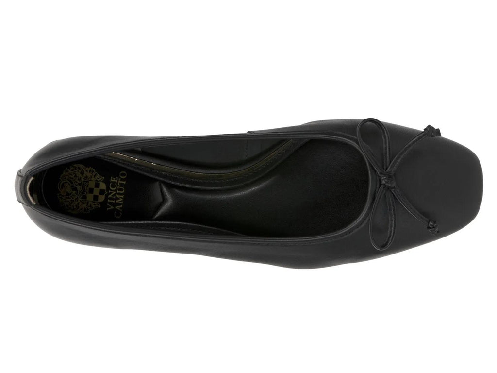 Vince Camuto Jenlea Flat