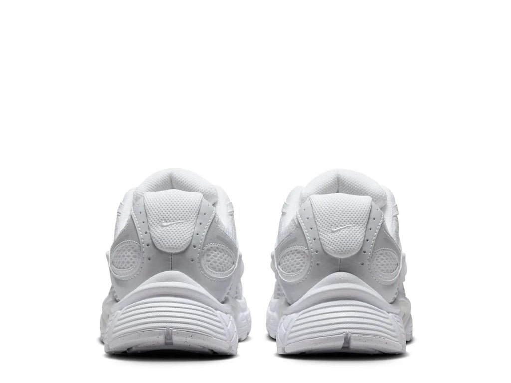 Nike V5 RNR Sneaker - Women's