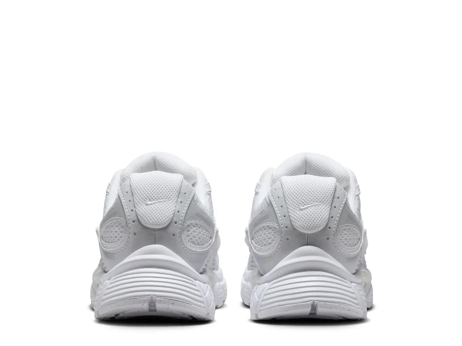 Nike V5 RNR Sneaker - Women's