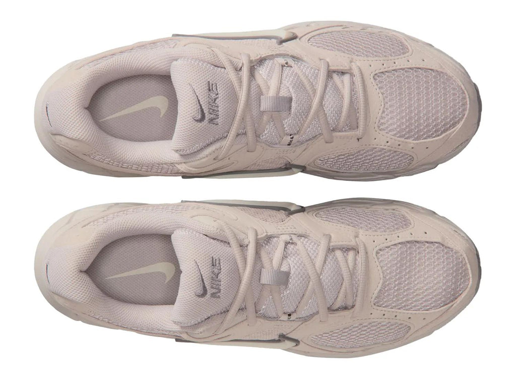 Nike V5 RNR Sneaker - Men's