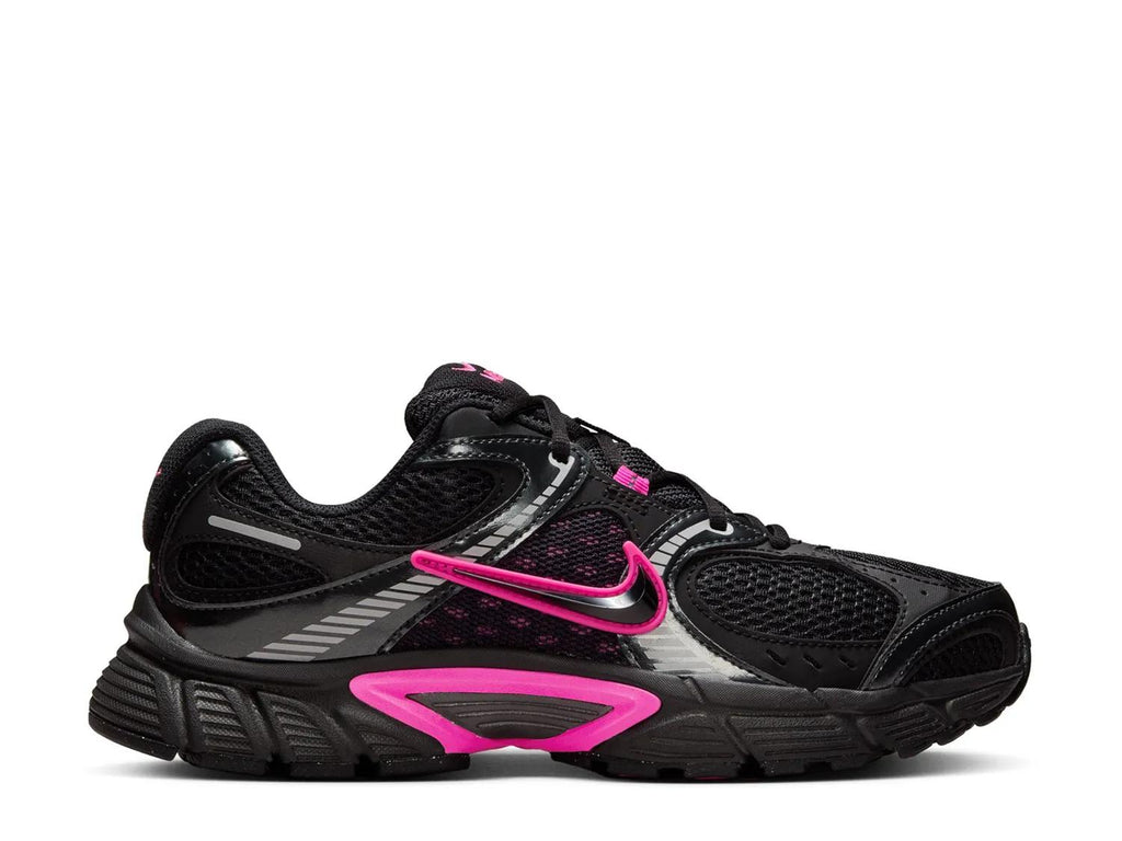Nike V5 RNR Sneaker - Women's