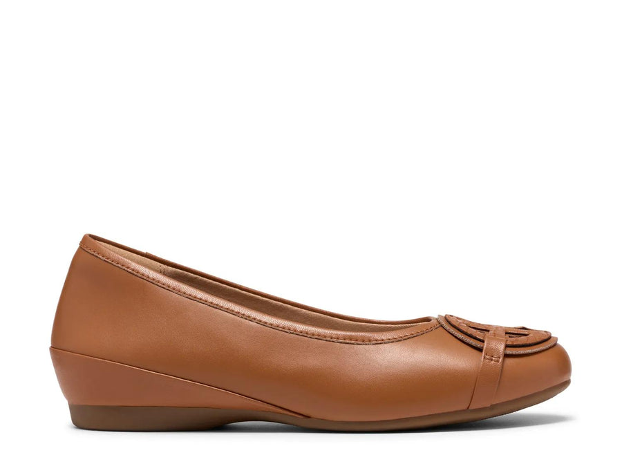 Clarks Cathrynn Luna Flat