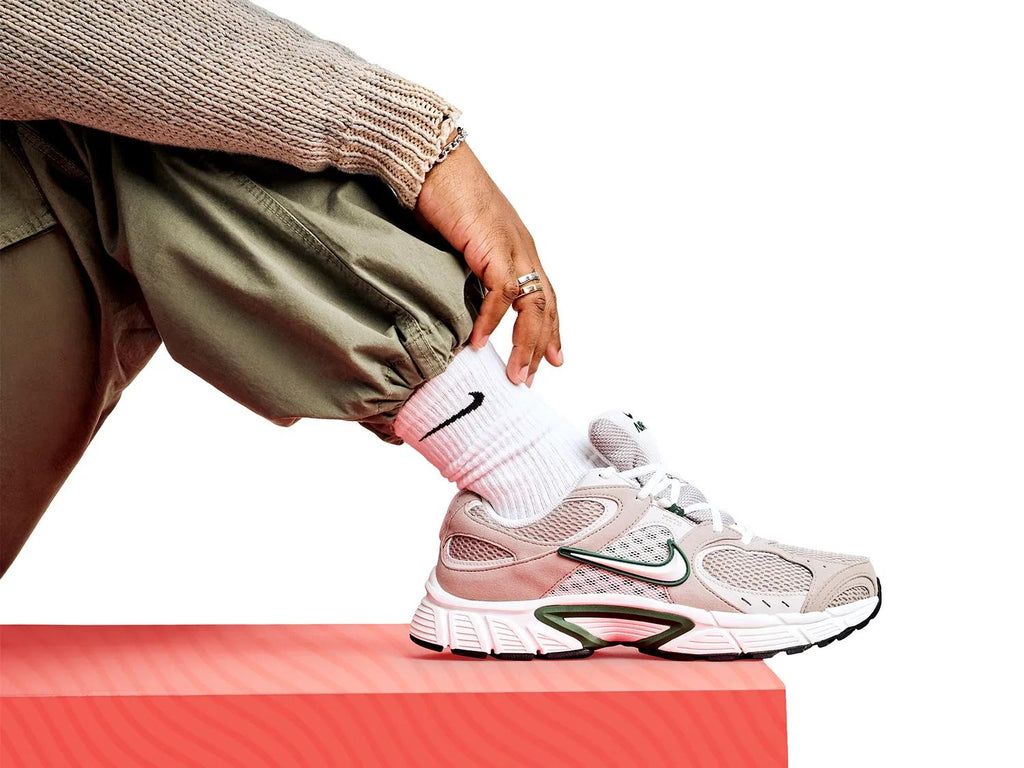 Nike V5 RNR Sneaker - Men's